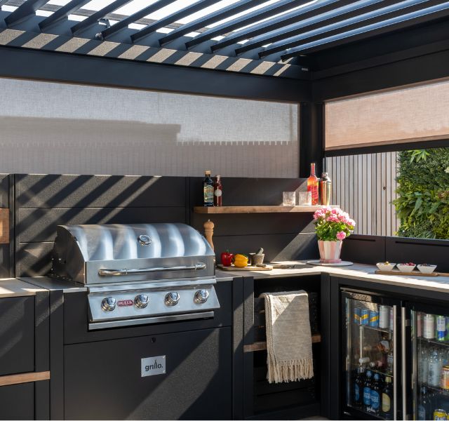 outdoor kitchen